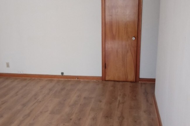 Foto del edificio - 7504 W Center St