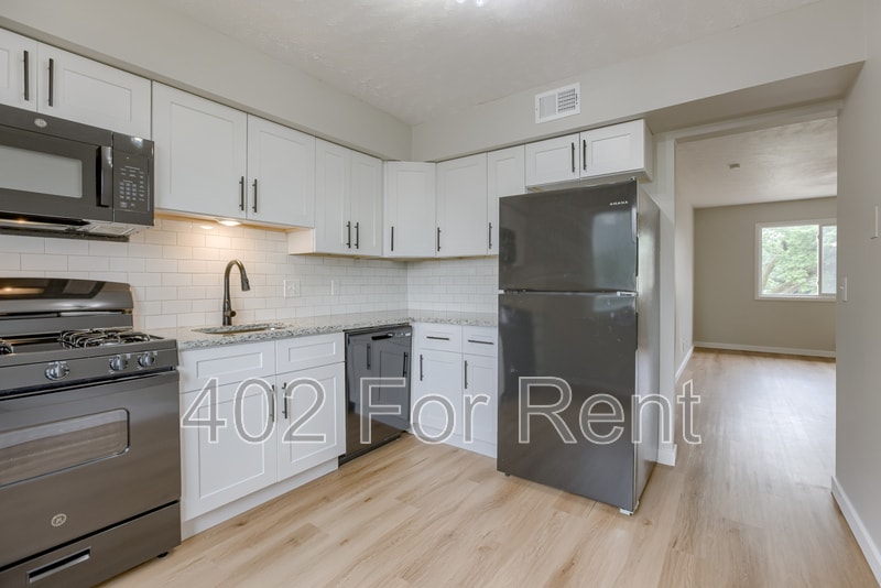 Photo - 4715 Davenport Street - 11