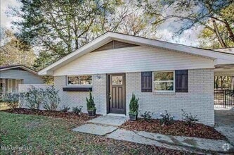 Building Photo - 361 Mary Ann Dr
