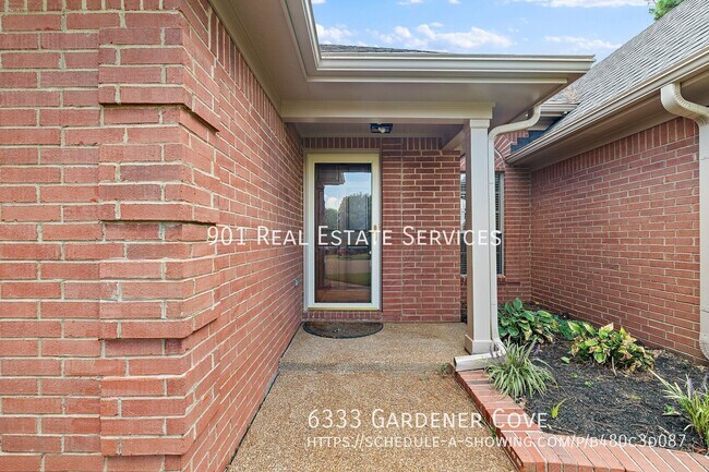 Foto del edificio - 6333 Gardener Cove