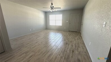 Building Photo - 127 Cameron Dr