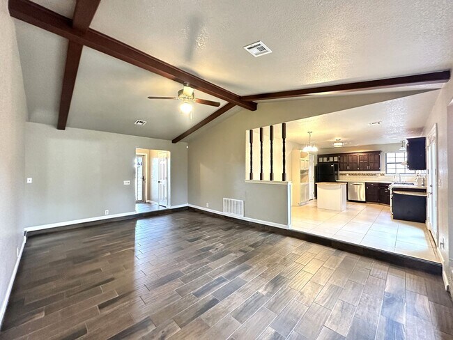 Foto del edificio - 3 Bed 2 Bath Home in Windsor Estates