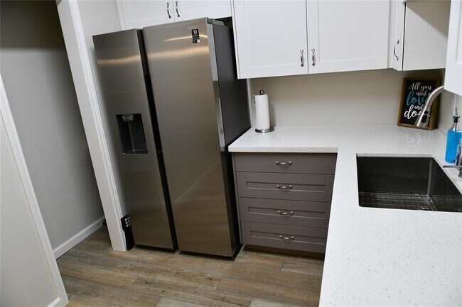 Foto del edificio - 2100 Tanglewilde St