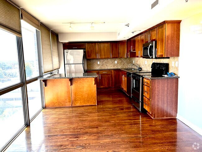 Building Photo - 600 Admiral Blvd