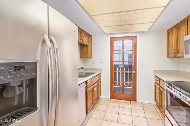 Foto del edificio - 1927 E Hampton Ave