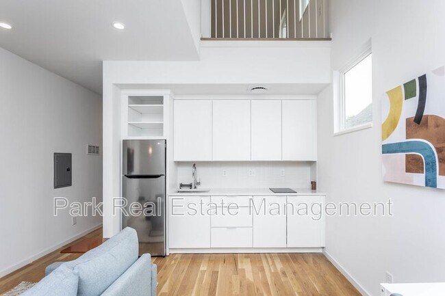 Foto del edificio - 323 S East St