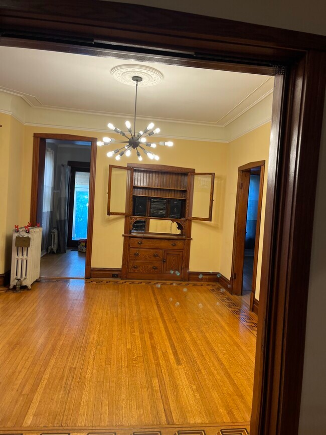 Building Photo - 3451 W Diversey Ave