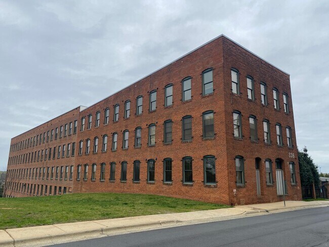 Photo - 836 Oak St NW Apartment