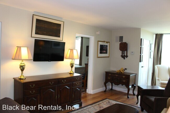 Building Photo - 1 br, 1 bath House - 647 Town Mountain Roa...