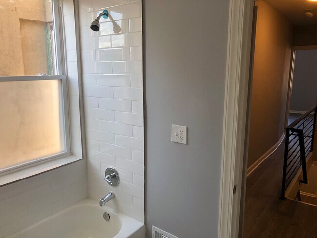 Building Photo - Anika Homes 2 Bedroom