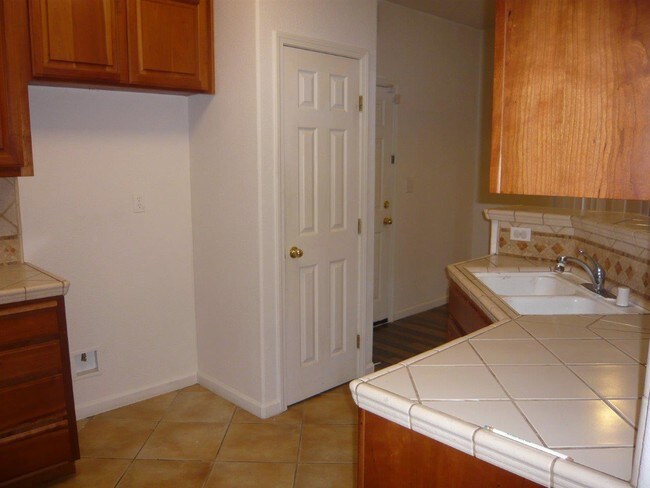 Foto del edificio - 4 bedroom in Bay Point CA 94565