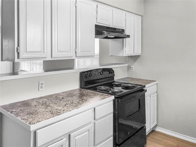 Building Photo - 1114 Valley View Dr