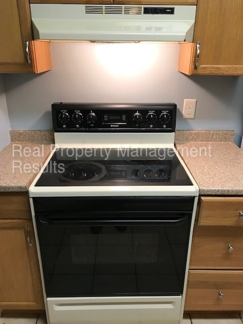 Building Photo - 5911 Allens Lake Ct