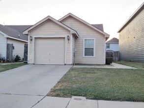 Building Photo - 10716 Wild Oak Dr