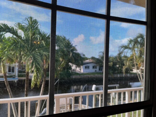 Building Photo - 301 E McNab Rd