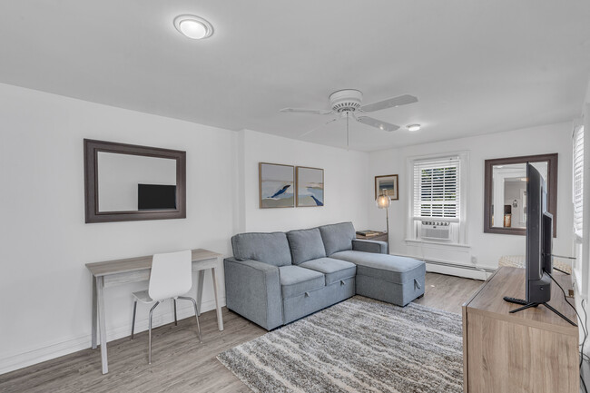 Building Photo - 128 Mt Hermon Way