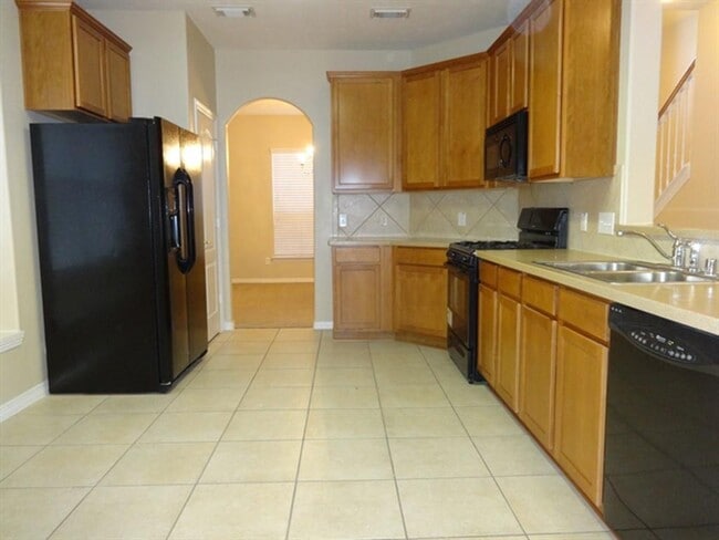 Building Photo - 28726 Hidden Cove Dr