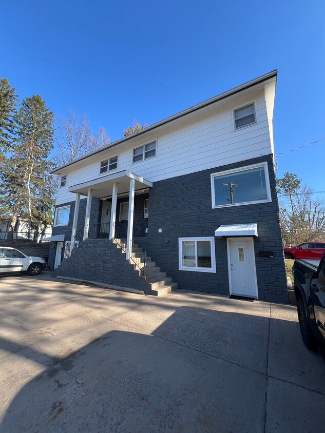Primary Photo - 1007 W Kaye Ave