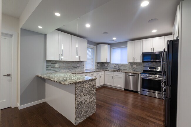 Foto del edificio - 3227 N Nottingham Ave