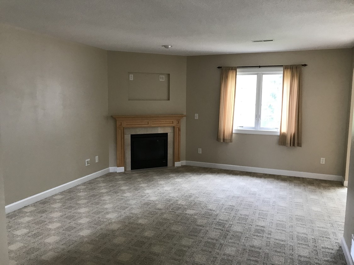 Living Room - 1736 Bennett St