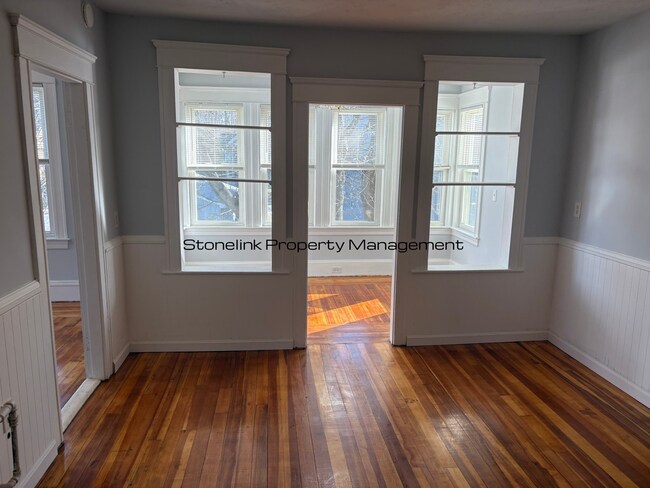 Foto del edificio - 34 Pelletier Ave