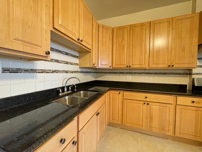 Foto del edificio - 2650 N Sawyer Ave