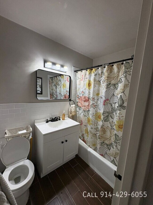 Building Photo - 793 McLean Ave