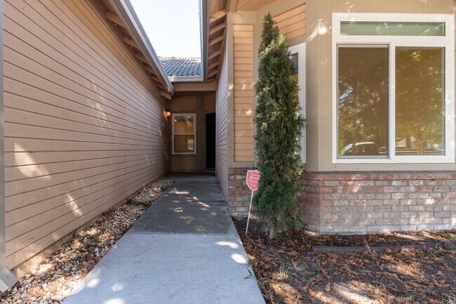 Building Photo - 1228 Demeo St