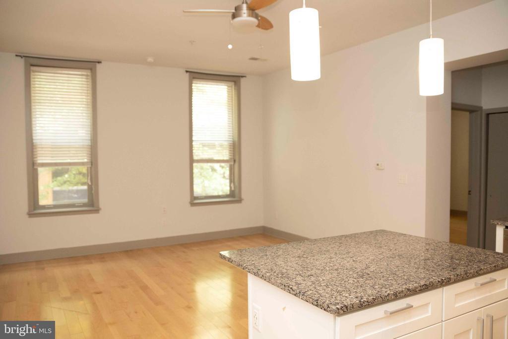 Foto principal - 106-14 S 11th St