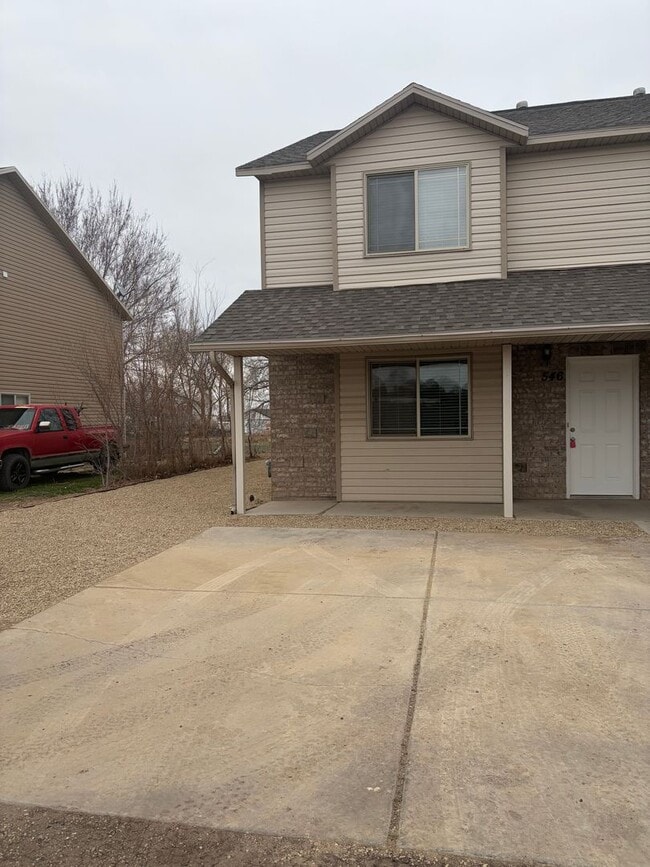 Building Photo - 546 1380 W
