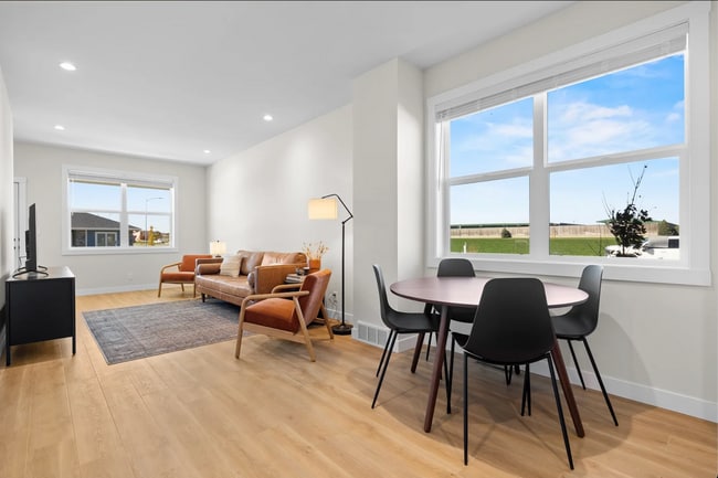 Building Photo - 3132 W Laux Dr