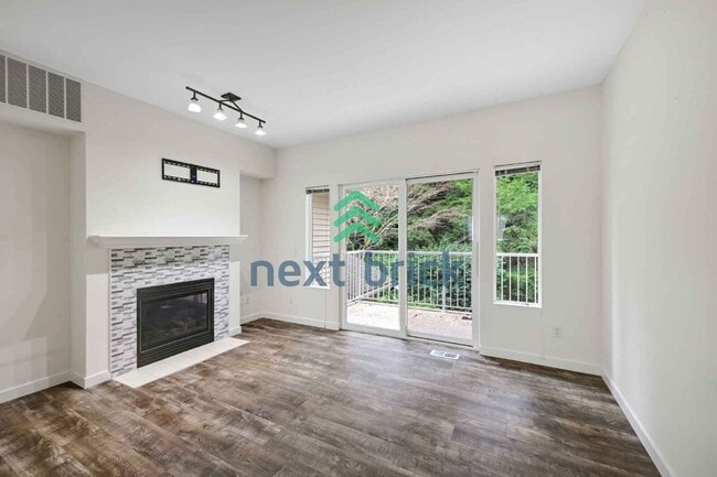 Building Photo - Charming 2-Bedroom Retreat with 2.5 Baths in Bothell's Serene Locale!