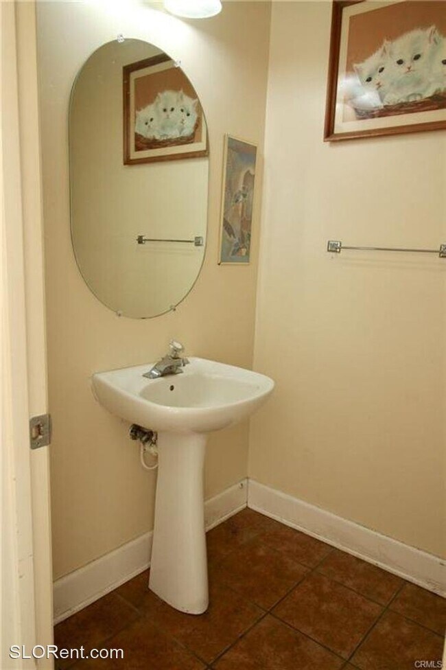 Foto del edificio - 5 br, 3 bath House - 316 Leroy Court