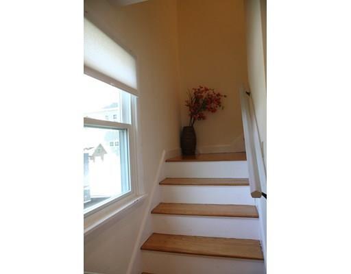 Building Photo - 5 Hunnewell St