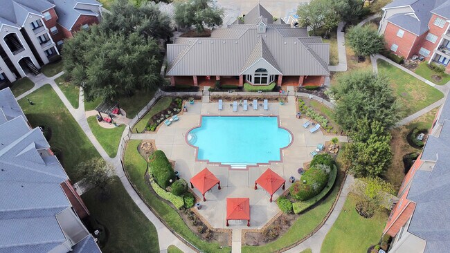 Building Photo - 9955 Kirby Dr