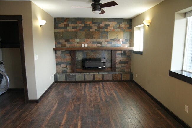 Building Photo - 2946 N 27th Ave