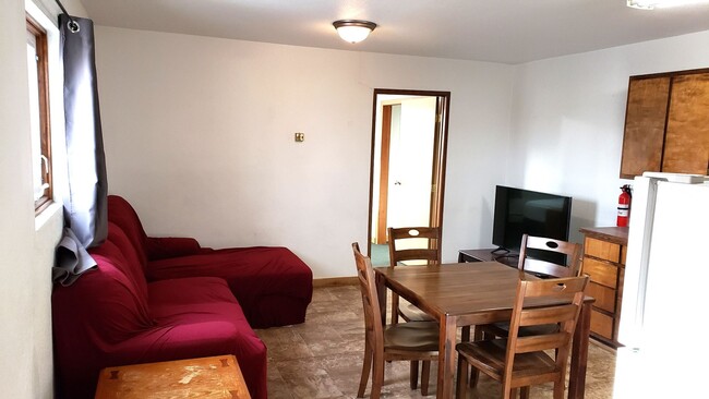 Foto del edificio - MUST SEE! | 1BR 1BA | Washer & Dryer | PAY...