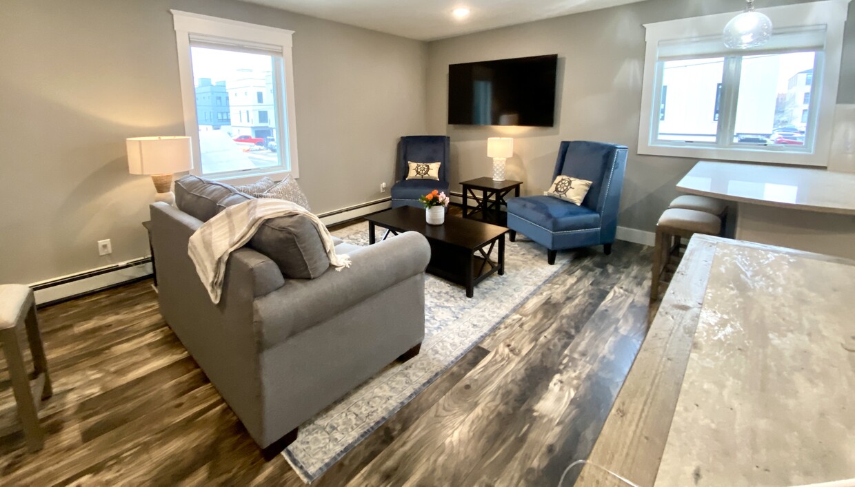 Main Living Room - 116 N Oak St