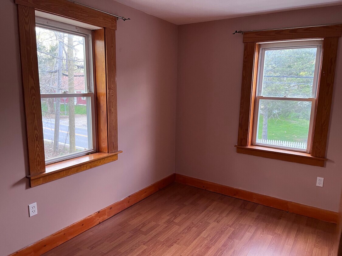 1st front bedroom - 540 Field Hill Rd