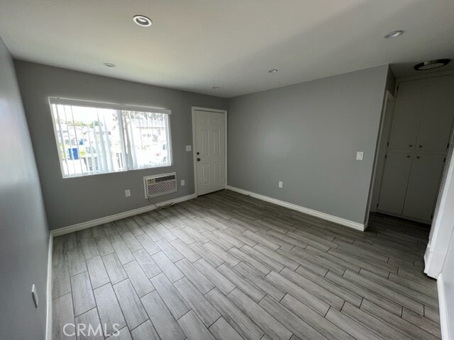 Building Photo - 427 S Fern Ave