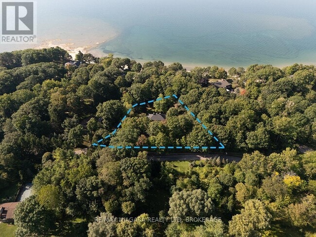 Photo du bâtiment - 10187 Lakeshore Rd W