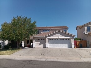 Building Photo - 170 Bombay Cir