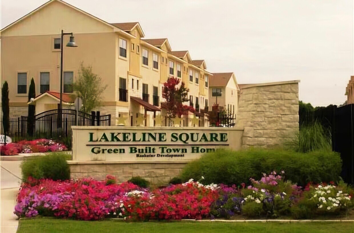 Primary Photo - 13420 Lyndhurst St