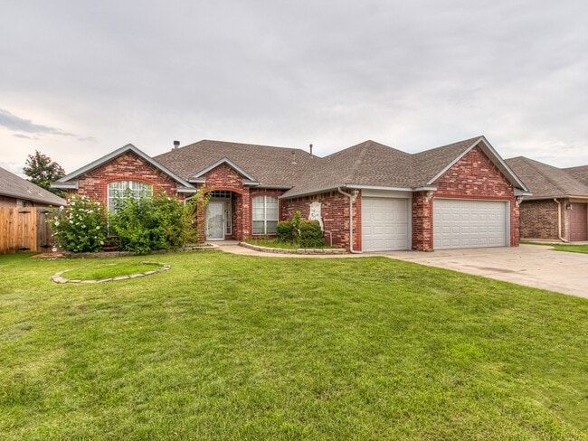 Photo - Stunning Open-Concept Home with Luxury Primary Suite & Outdoor Living