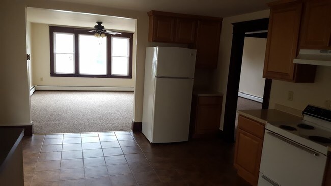 KITCHENA - 55 E Courtney St