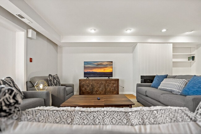 Foto del edificio - 3303 Water St NW