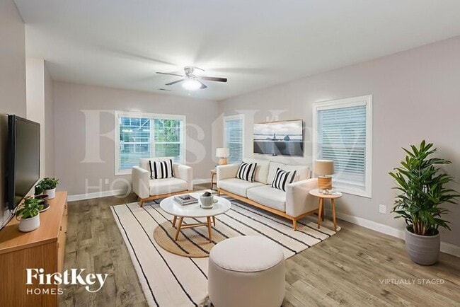 Building Photo - 1401 Living Wy