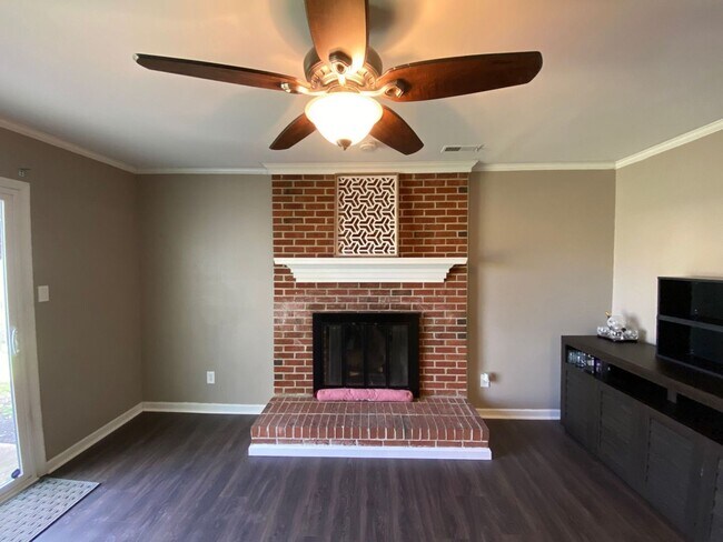 Building Photo - Single Family Home in Indian Lakes !! ¨ASK...