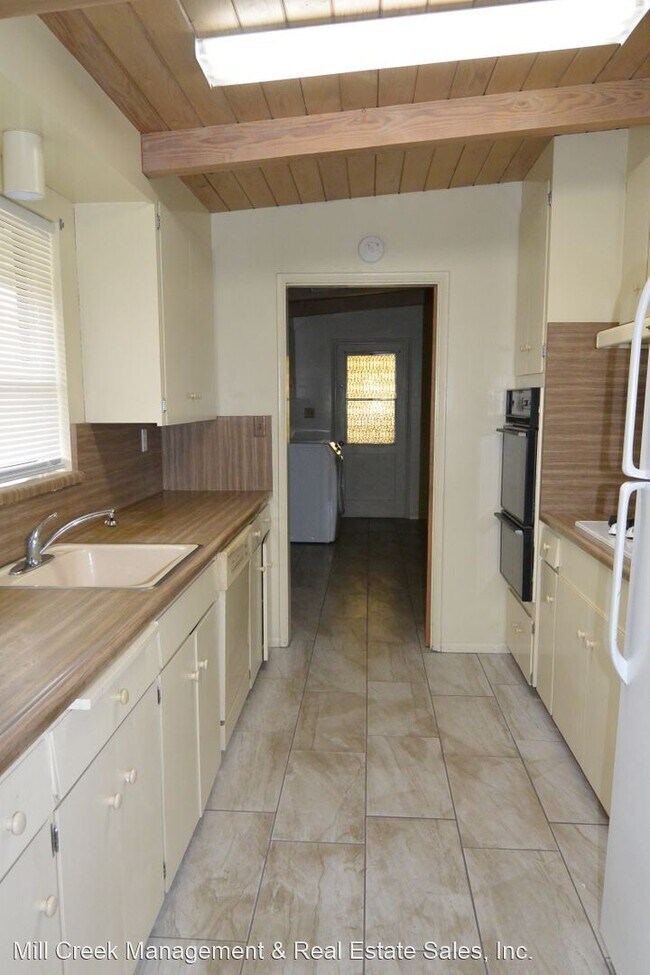 Building Photo - 2 br, 2 bath House - 108 N. Crenshaw St.