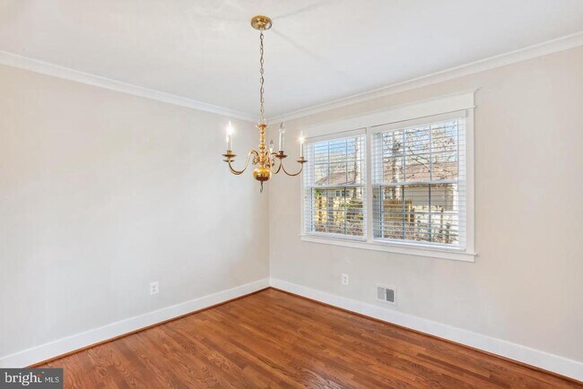 Foto del edificio - 9303 Fernwood Rd